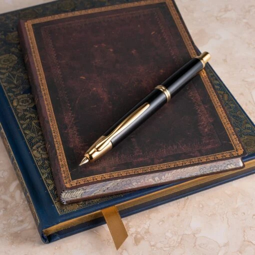 Pilot Vanishing Point Retractable Fountain Pen, Black & Gold -Pens Store VanishingPoint Gold Black Book
